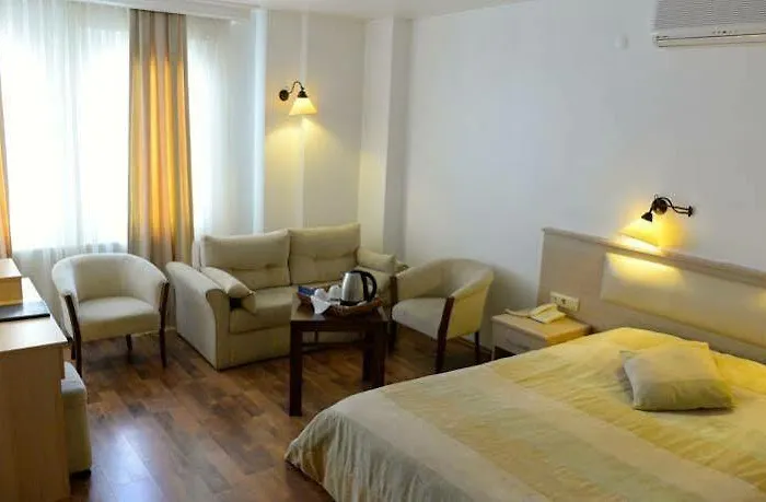 Bay Nihat Lale Hotel *